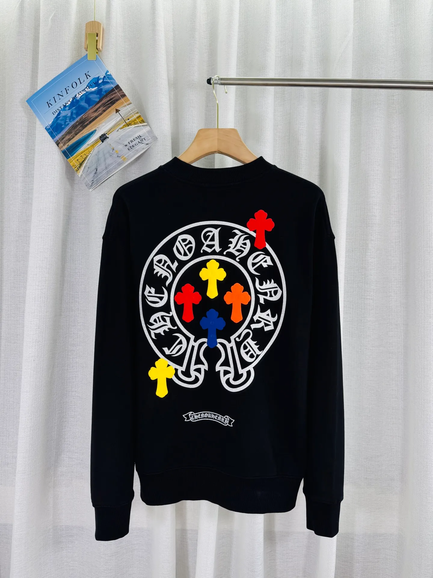 P250 top version, real shot without P, ​​different from market currency) 𝗖𝗵𝗿𝗼𝗺𝗲 𝗛𝗲𝗮𝗿𝘁𝘀/Cro Heart 2025 washed patch embroidery autumn and winter new original single counter American laser burnt 3D three-dimensional color embroidered couple casual sweatshirt 👑The highest version! Customized fabric 420g tripe terry fabric! American acid-washed and distressed original fabric laser burnt ✟appliqué embroidery and exquisite embroidery of letters! The best-selling model in the counter, very comfortable to wear. Accessories: original molded and authenticated collar label➕100% silk wash label. Genuine purchase-grade original hangtag➕matching hanging rope➕3D hanging beads➕original packaging bag. Craftsmanship: The original version has consistent wiring! The highest version of the armhole matching technique! Color: Pink Black Size: S M L XL Style No.: 9316